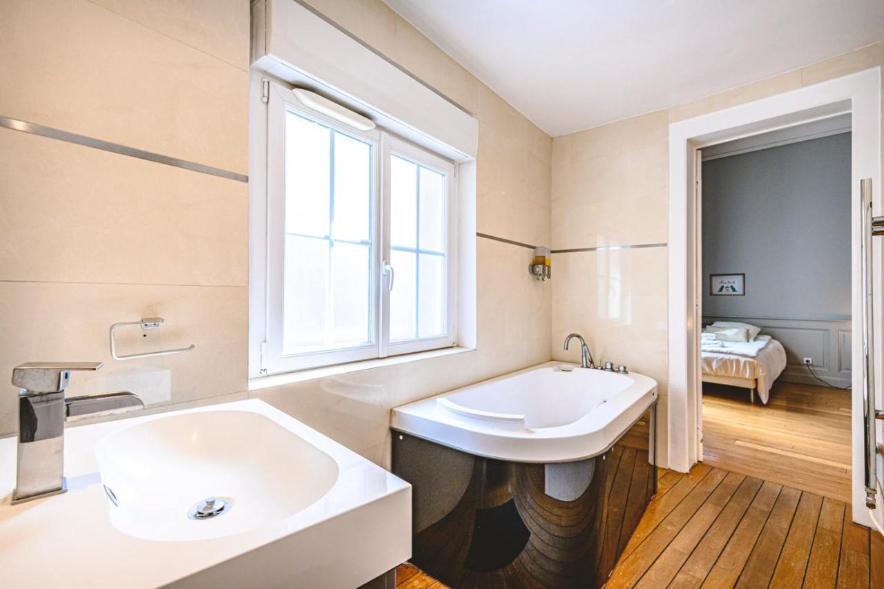 The Gorgeous Hyper Center Private Garden Apartment Reims Ngoại thất bức ảnh